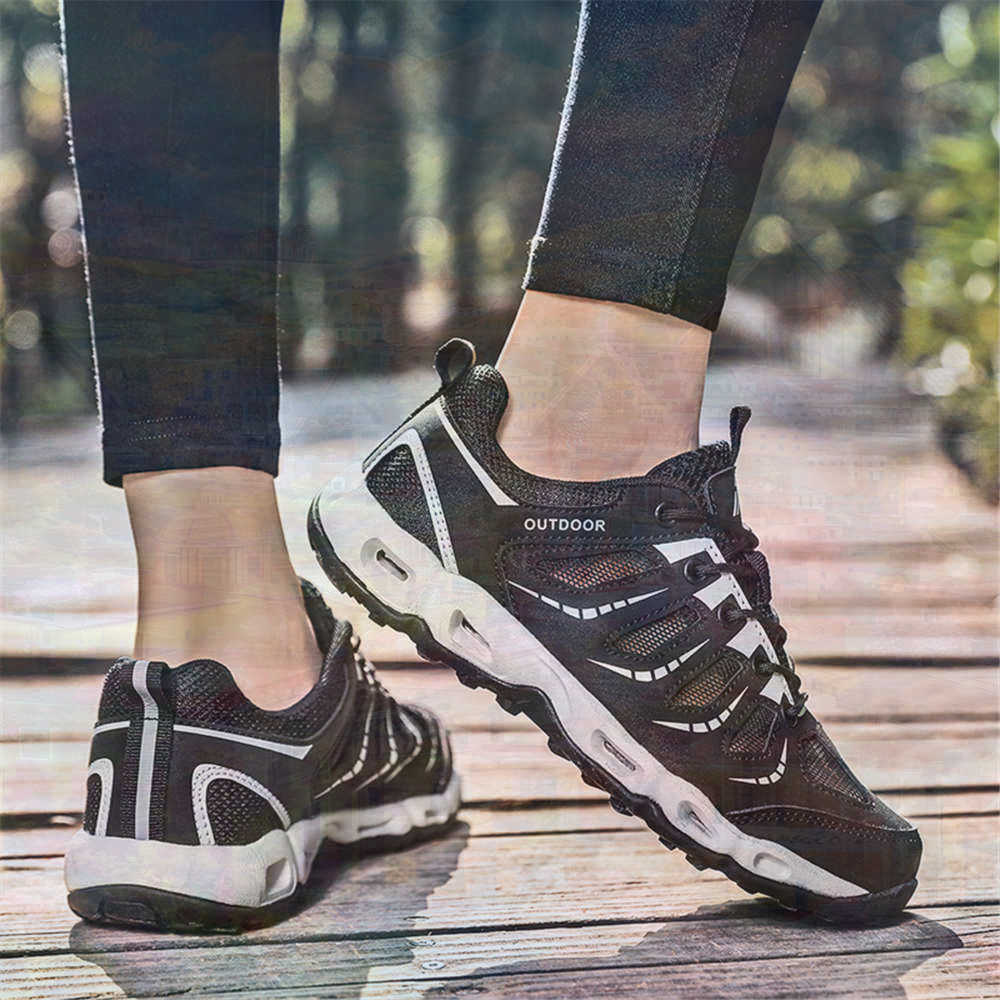 Sumer Round Tip Silver Sneaker - огляд і ціна Camp Cutting Board